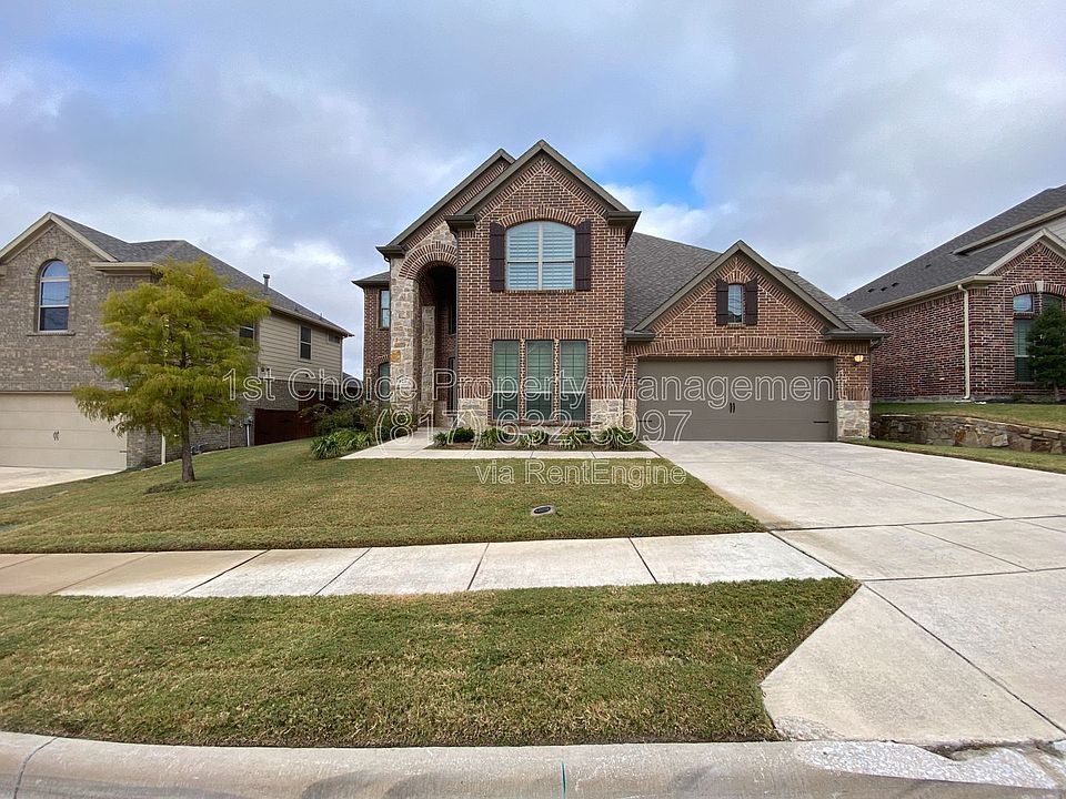 1st image of 927 Bentley Dr