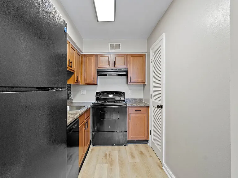 The Prairies Apartment Homes — Photo 22