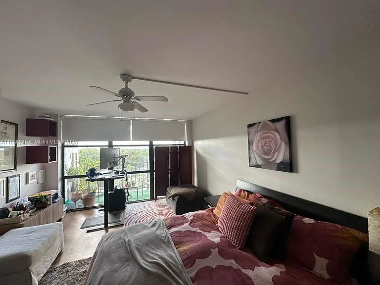 1000 Parkview Dr #627 — Photo 7