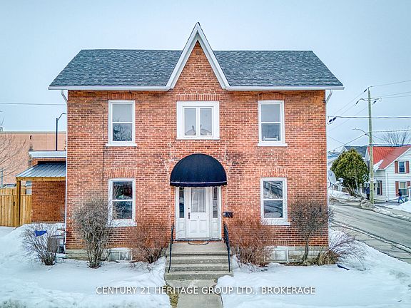 3rd image of 75 Robert St