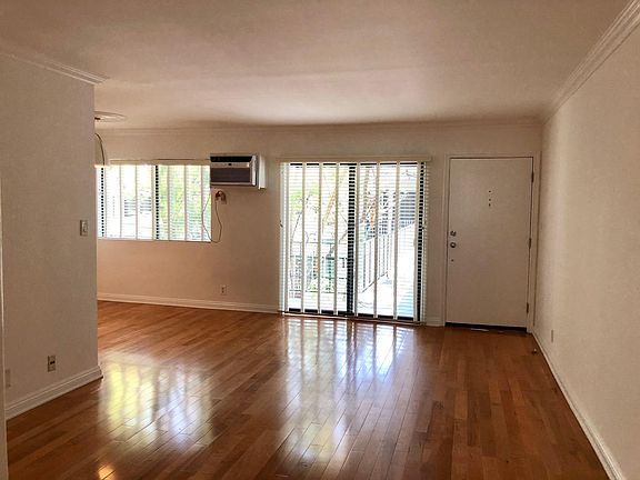 2nd image of 2520 N Beachwood Dr #11