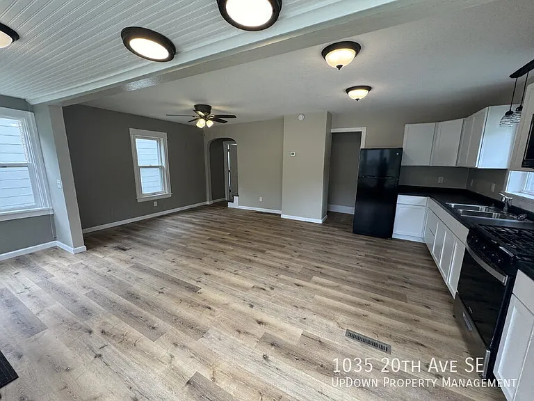 1035 20th Ave SE — Photo 6