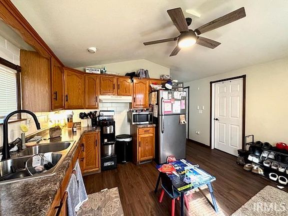 3rd image of 9815 E 750th Rd S