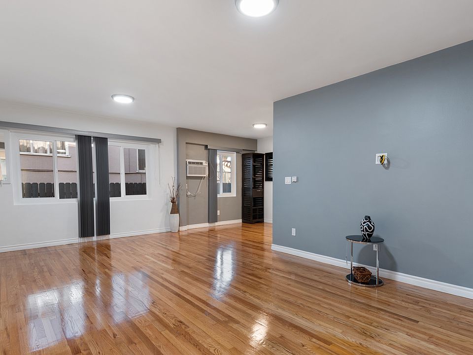 1st image of 103 N Hayworth Ave