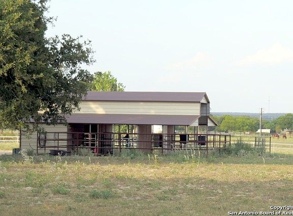 3rd image of 2051 County Road 342