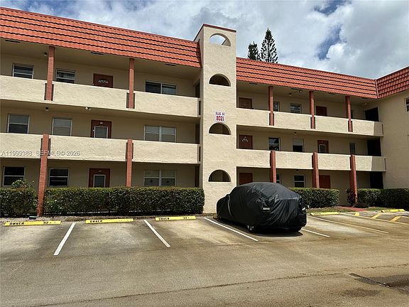 4th image of 8021 N Sunrise Lakes Dr APT 101