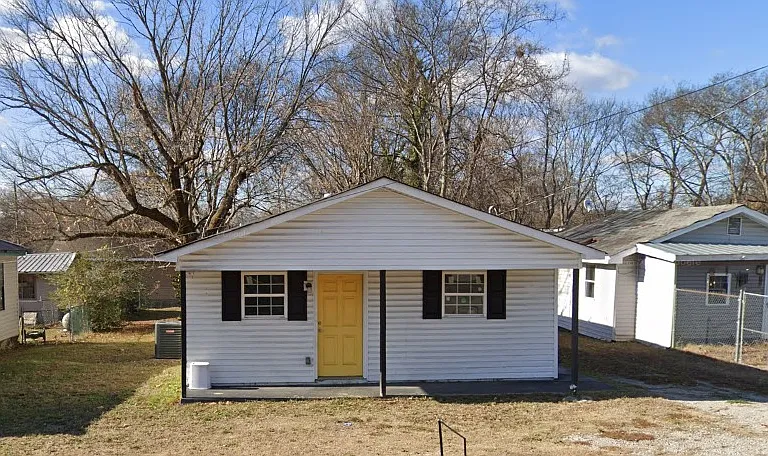 2603 Dodson Ave — Photo 1