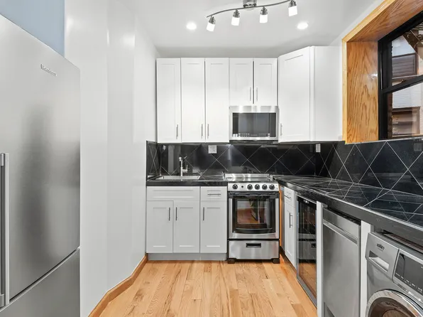 205 West Tenth Street image 1 of 7