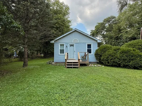1738 S Fairbanks St, Griffith, IN 46319