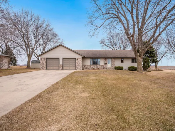 811 Burton Ln, Fairmont, MN 56031