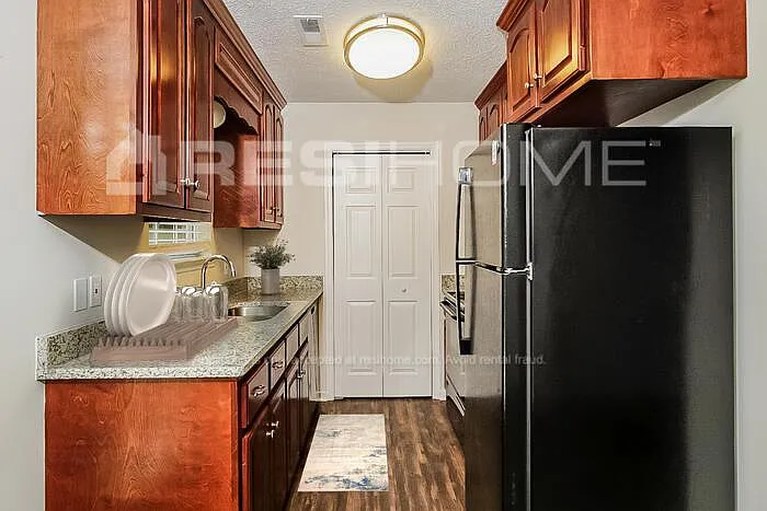 133 Ann Bradley Dr — Photo 2