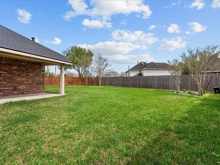 2120 Red Timber Ct — Photo 35