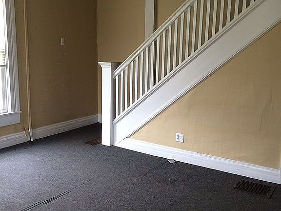 3rd image of 318 W Main St