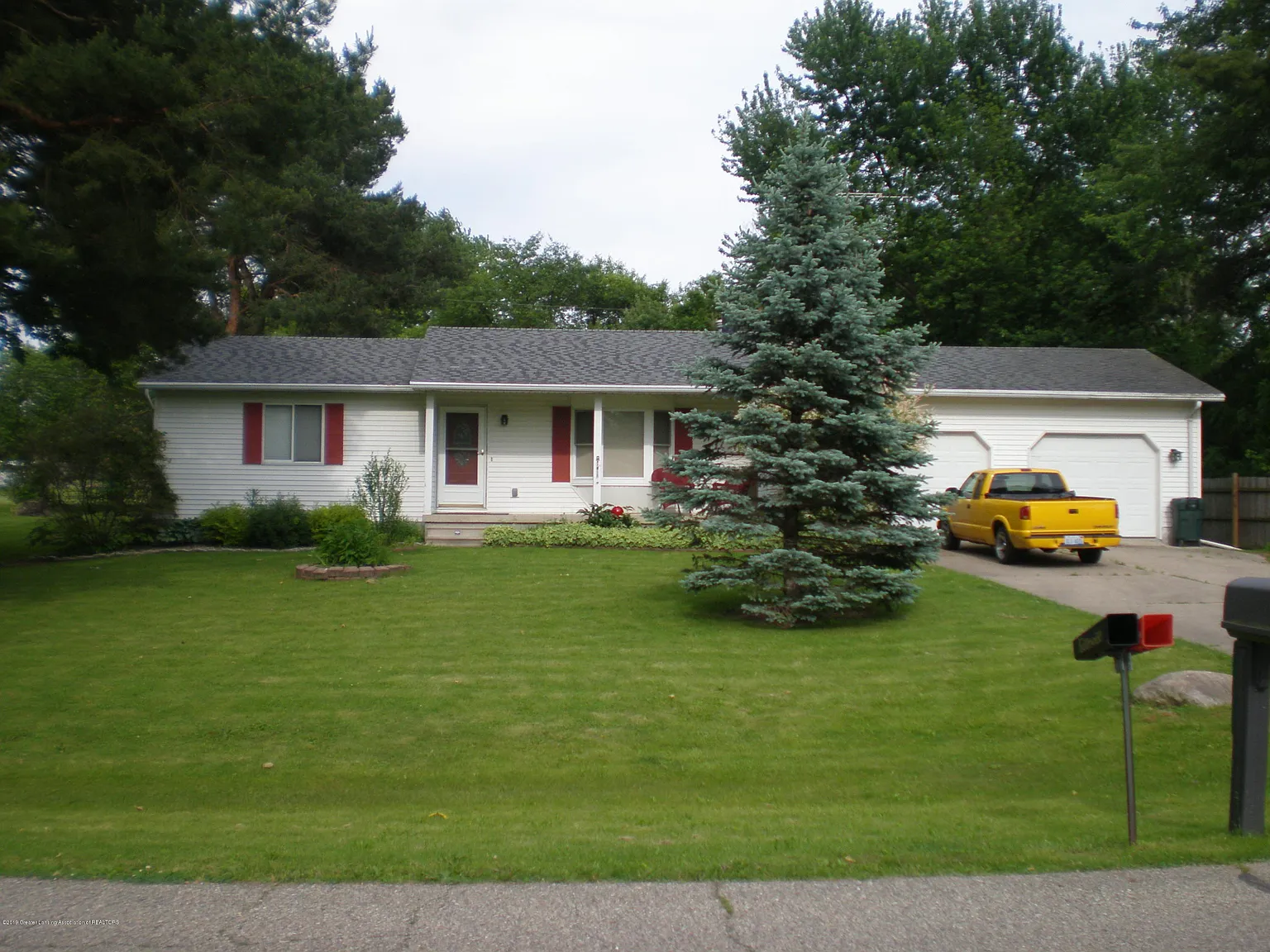 911 Dexter Dr photo 1