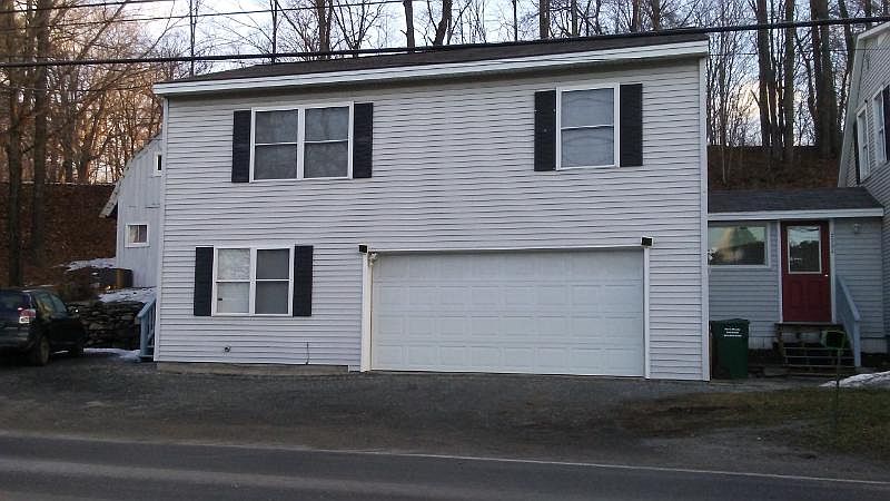 2nd image of 2081 Quechee Main St