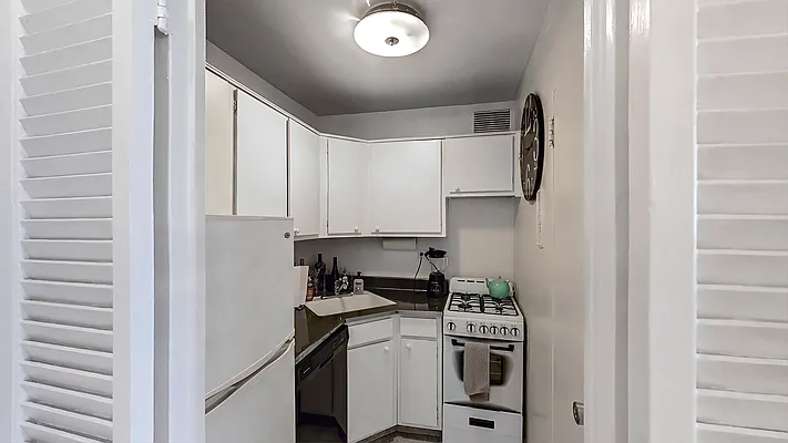 Rented by Corcoran | media 6