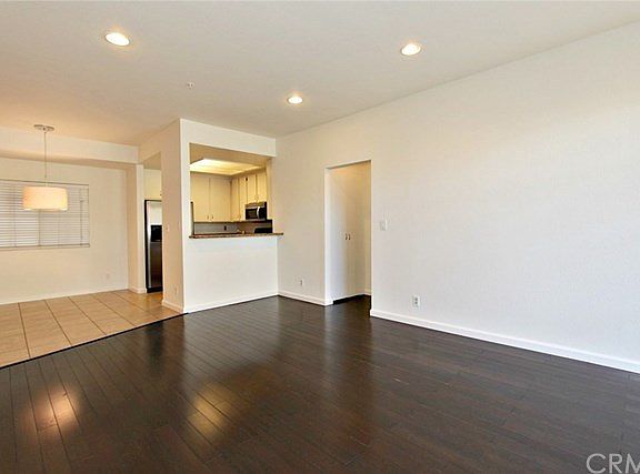 4th image of 221 S Oak Knoll Ave APT 110