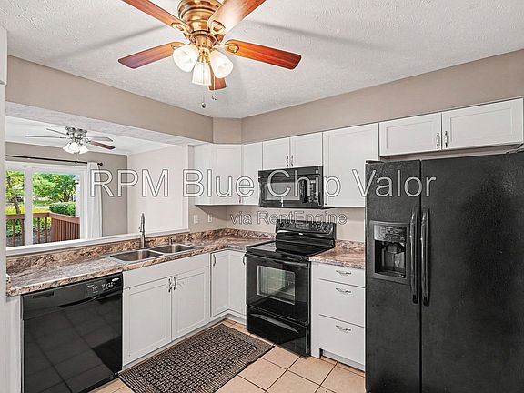 3rd image of 5290 Bay Pointe Dr