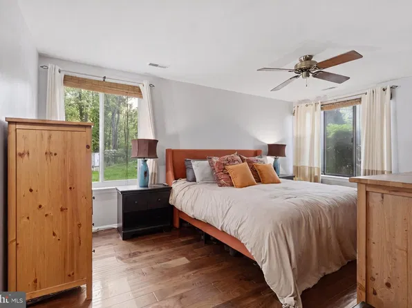 18110 Chalet Dr APT 104, Germantown, MD 20874