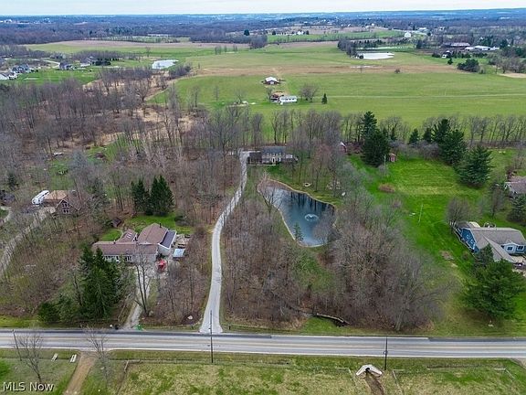 2nd image of 4702 Paradise Rd