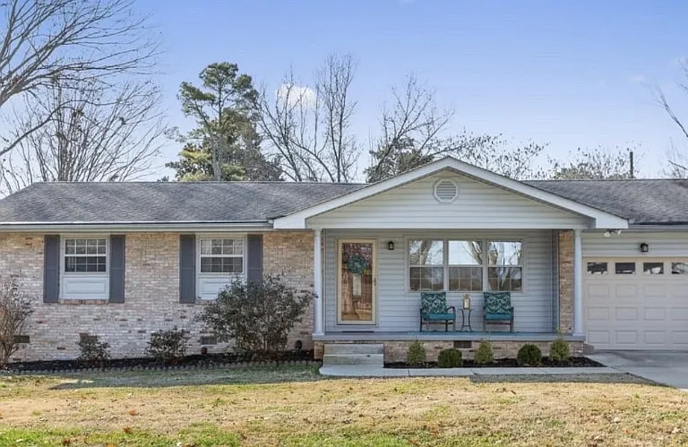 6654 Botsford Dr — Photo 1