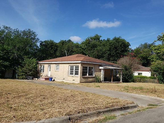 3rd image of 215 E Munroe Ave