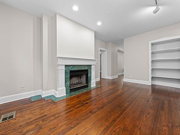 4th image of 2026 N Burling St APT 107