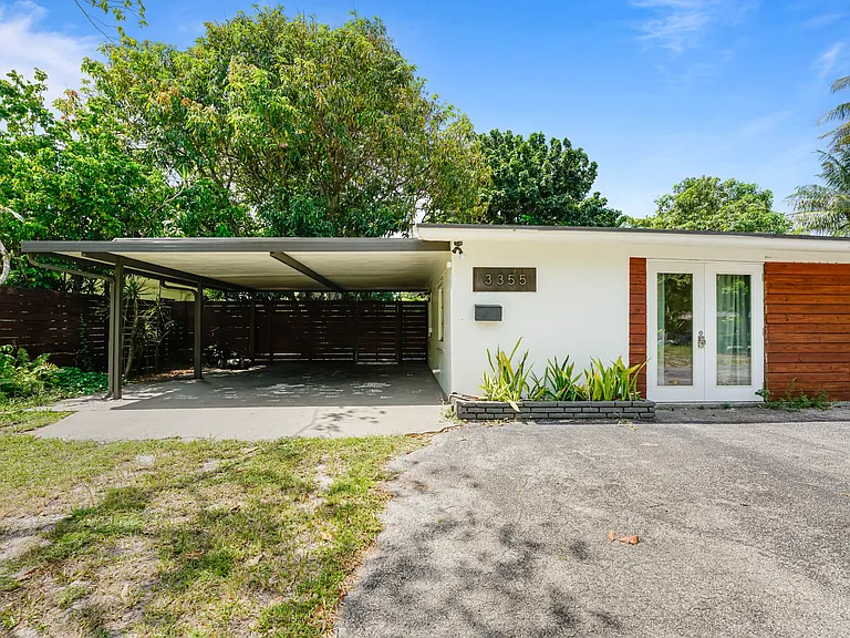 3355 SW 22nd St #1 — Photo 3