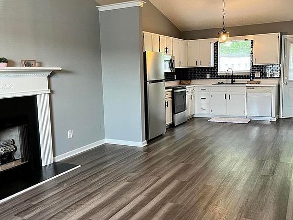 3rd image of 1200 Peyton Cir #1A