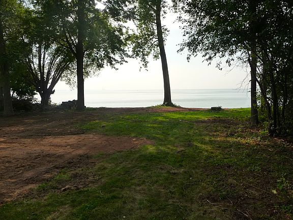 4th image of 3503 Nicolet Drive Green Bay Wi