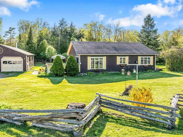 111 Adams School Road, Grand Isle, VT 05458