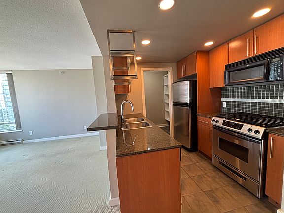 5th image of 550 Pacific St #2007