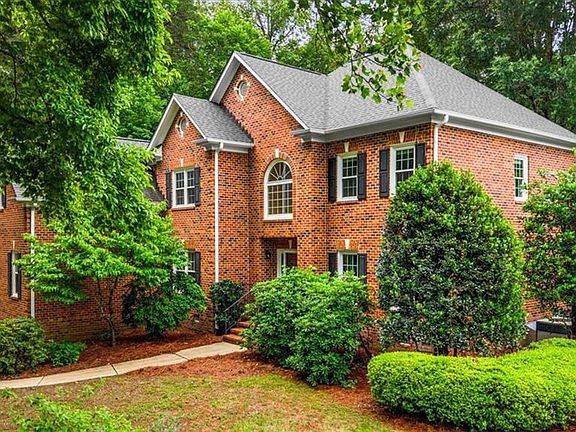 3rd image of 1789 Deer Run Ct