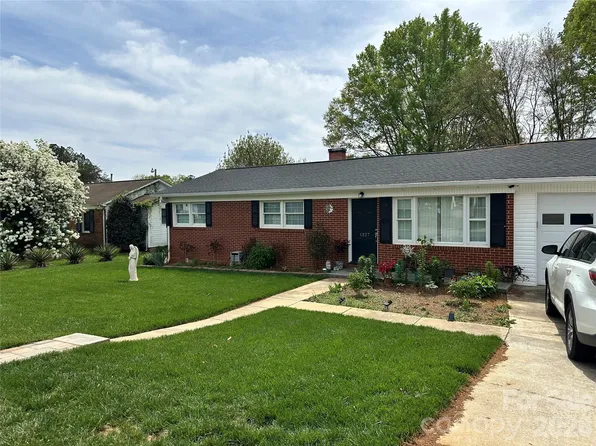 1327 Reid St, Statesville, NC 28677