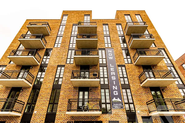 Rented by EXR | media 61