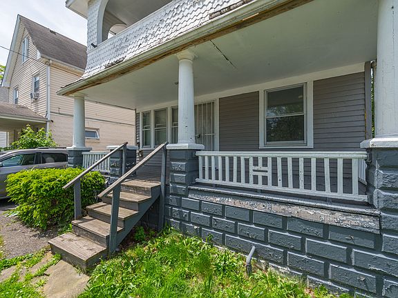 4th image of 2828 E 125th St #D