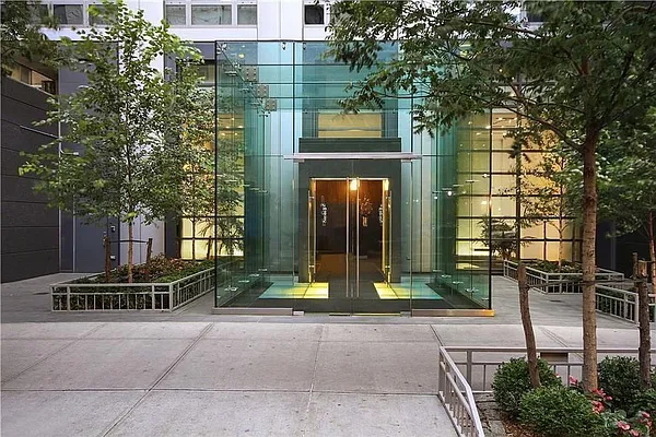 Sold by NestApple, Inc. | media 22