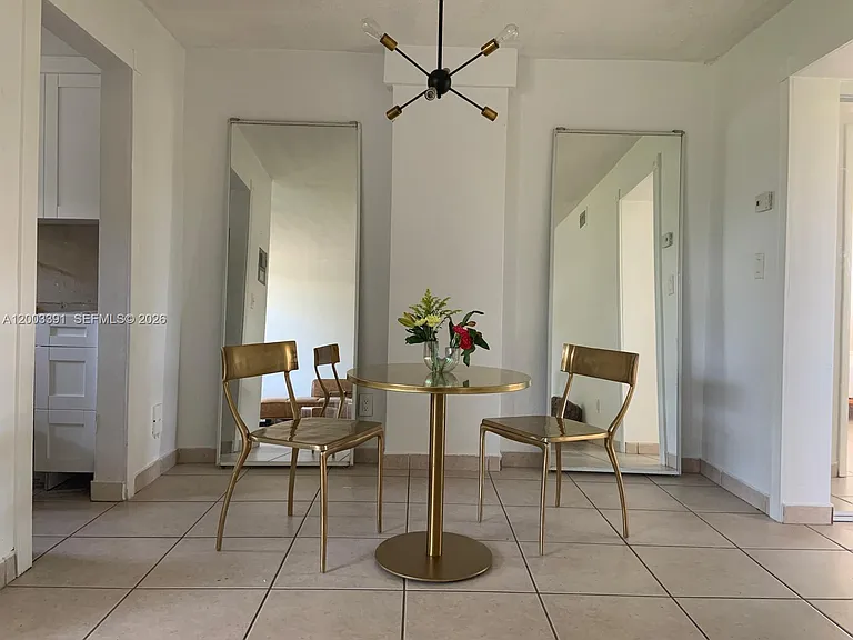 360 Meridian Ave #4C — Photo 3