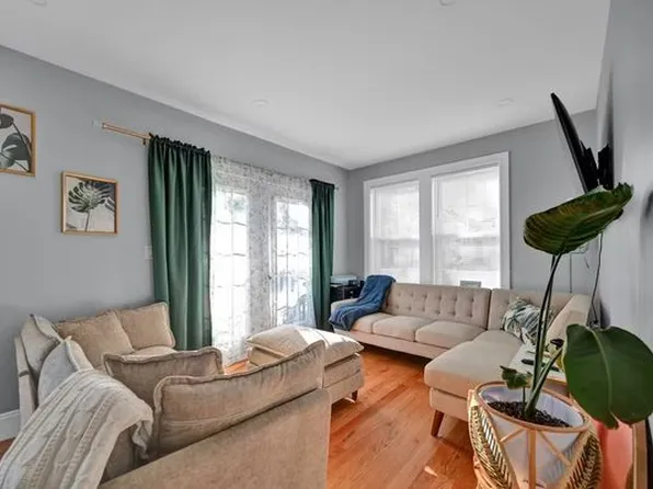 21 Shepard St #2, Boston, MA 02135