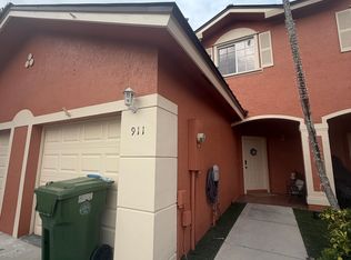 911 NW 100th Ave, Pembroke Pines, FL 33024