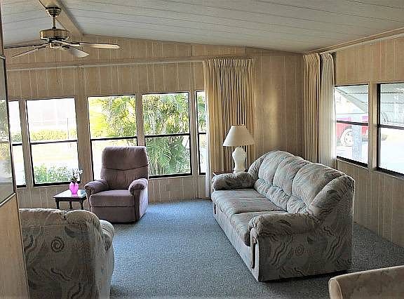 5th image of 430 Beaver Run St