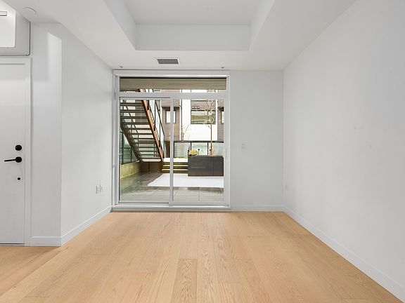 5th image of 650 E 2nd St #122