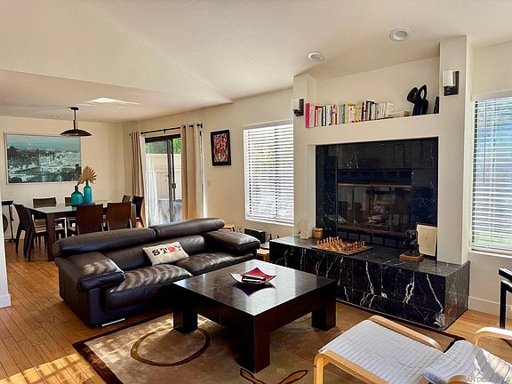 4th image of 2108 Sea Village Cir
