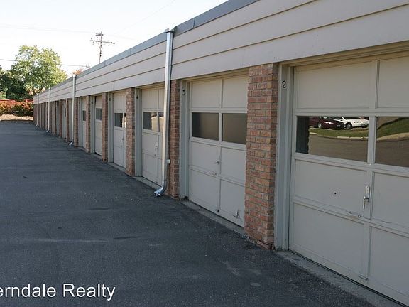 3rd image of 4435 Parklawn Ct APT 105