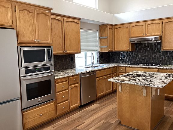 2nd image of 3367 Chapelle Dr