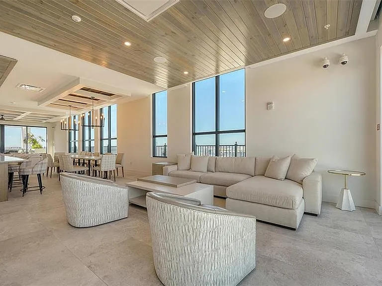 33 S Palm Ave #804 — Photo 45