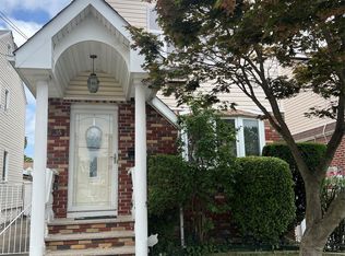 8935 210th Pl, Queens Village, NY 11427