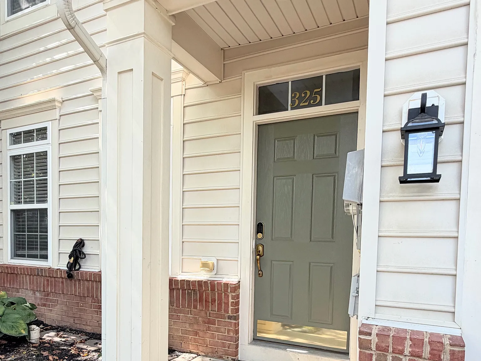 3 bed, 2.5 bath, 1838 sqft, $2,475 — Photo 4