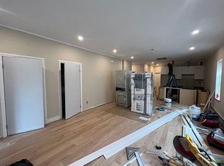 30-32 37th St #1, Astoria, NY 11103