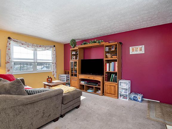 5th image of 6026 Belair Dr